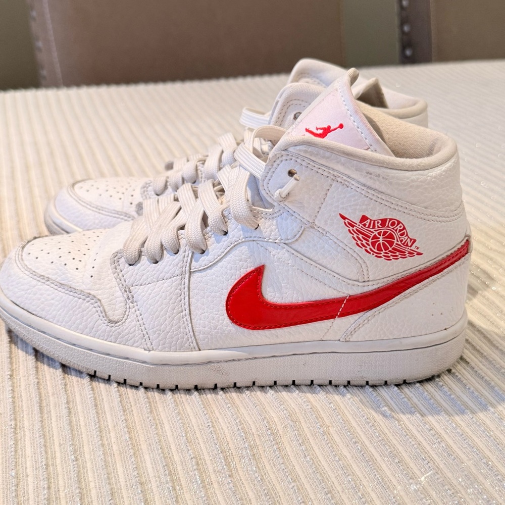 NIKE BQ6472-106 WOMENS SIZE 8 AIR JORDAN 1 MID SNEAKERS WHITE/RED